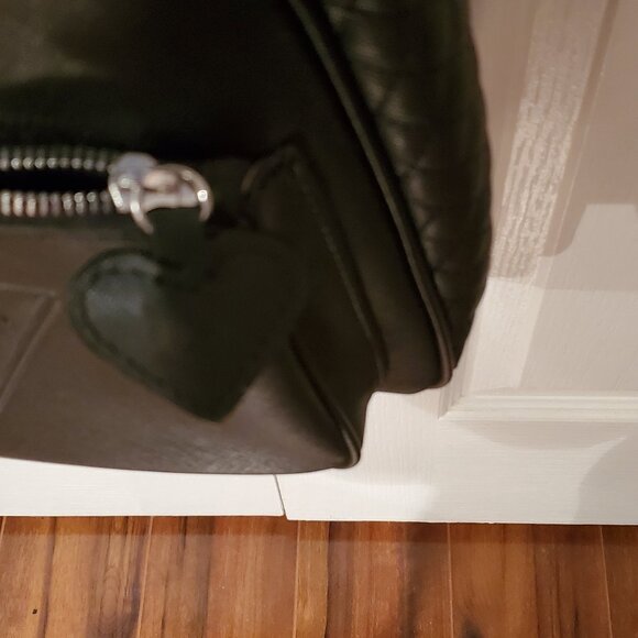 SMALL GUESS BLACK BACKPACK Quilted Sides Used 1X Faux Leather Gold Logo Lining - Picture 4 of 12